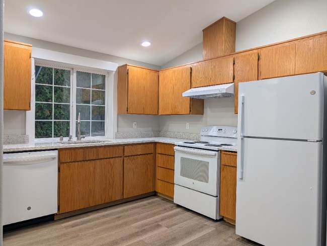 Building Photo - 15014 105th Ave Ct E