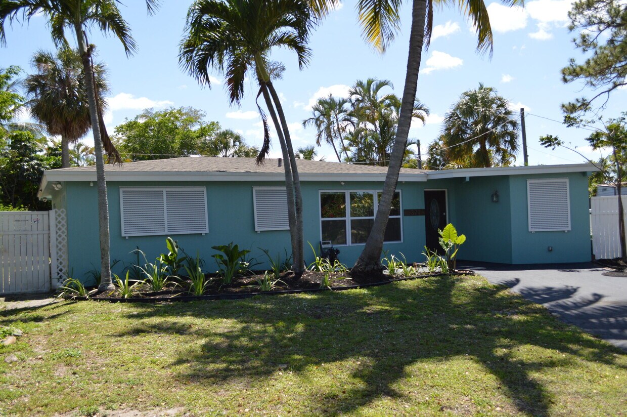 Primary Photo - 370 SW 14th St