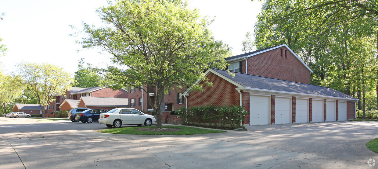 Foto principal - 6920 Beechmont Ave