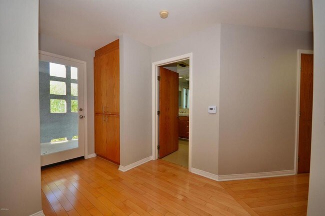 Building Photo - 5009 Cerrillos Dr