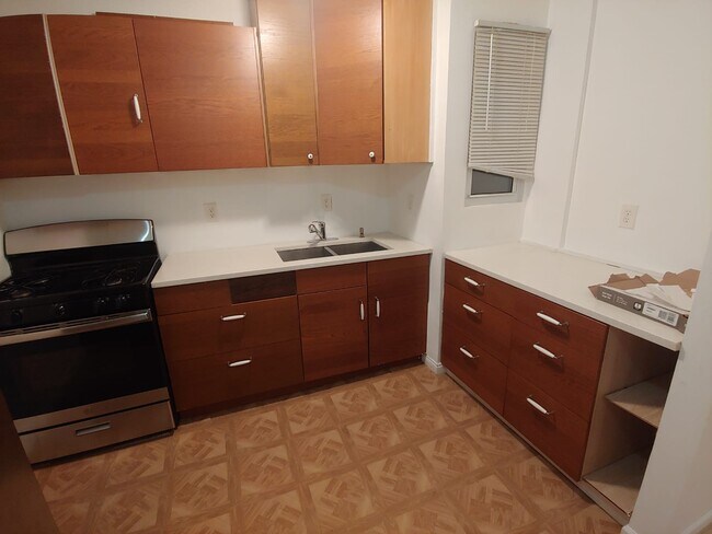 Foto del edificio - 147-54 70th Road, Unit 2nd floor