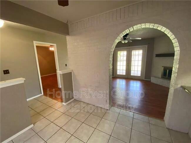 Building Photo - 1029 Cambridge Dr