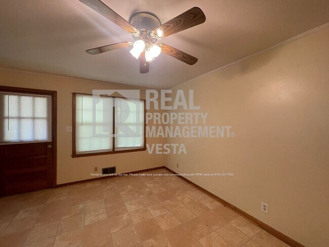 Foto del edificio - 2562 Bedford Pl