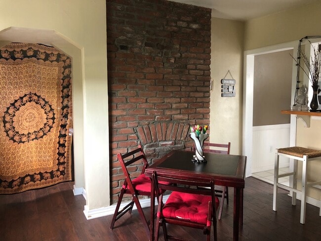 Building Photo - 3133 Josephine  apt A