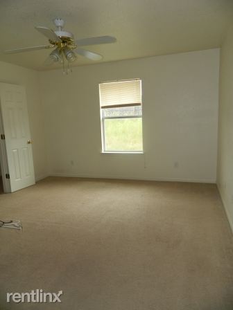 Building Photo - 302 Cedar Ridge Dr