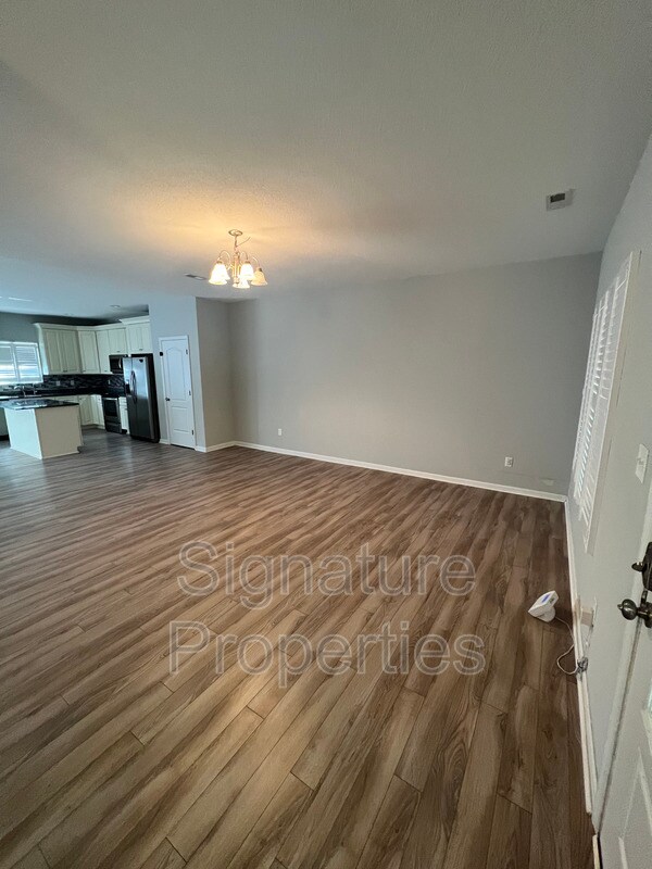 Building Photo - 405 San Antonio Blvd