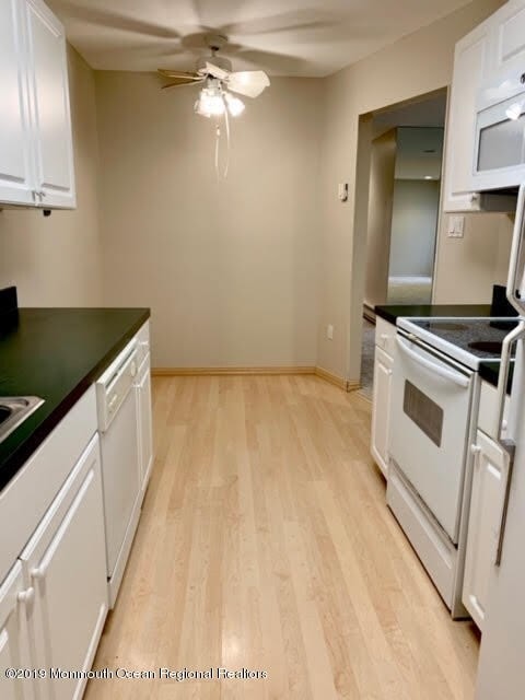 Building Photo - 122 Amberly Dr