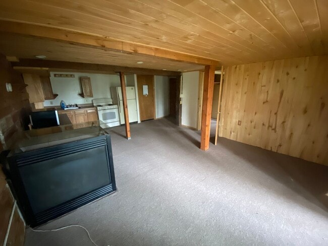 Building Photo - 196 Canyon Dr