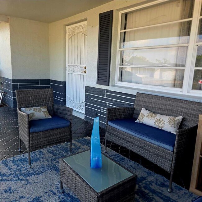 Foto del edificio - 5232 Sparrow Dr