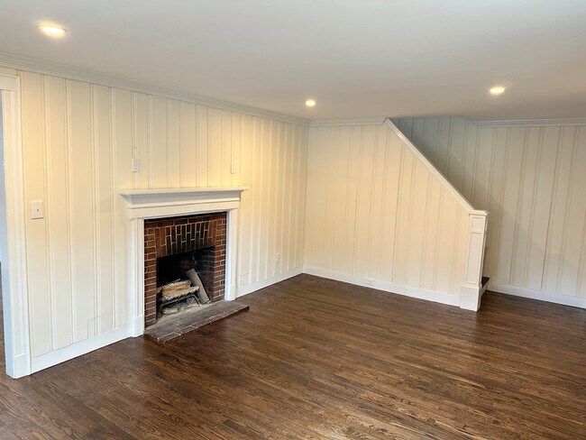 Living Room - 9 Pine View Rd