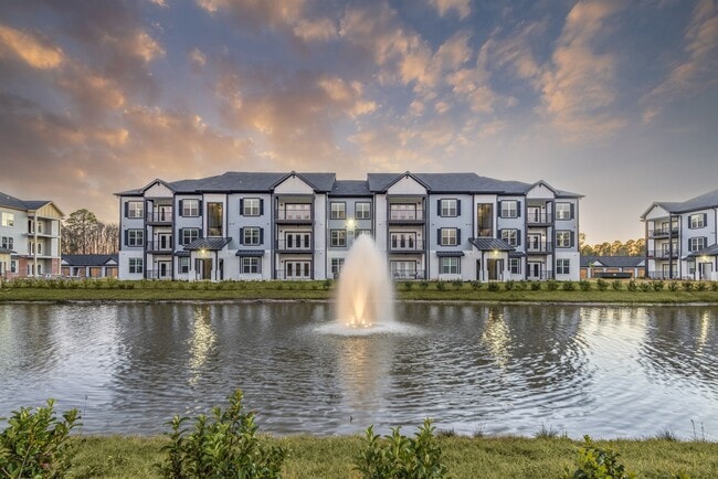 Foto principal - Odyssey at Laurel Island