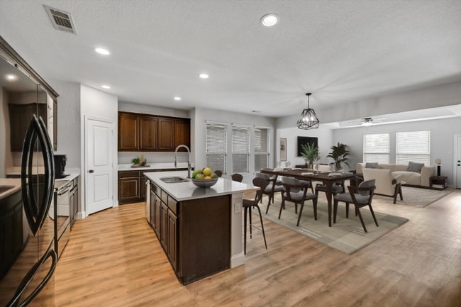 Building Photo - 10416 Talus Dr