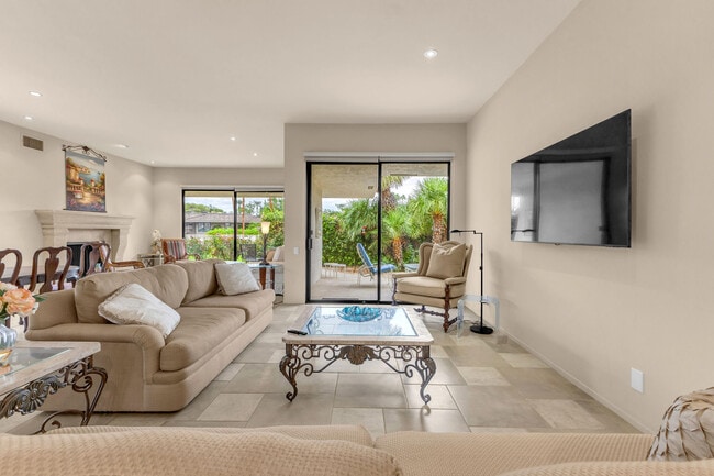 Building Photo - 31 Stanford Dr