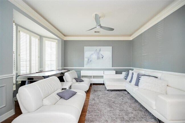 Foto del edificio - 215 Wildmoor Ct