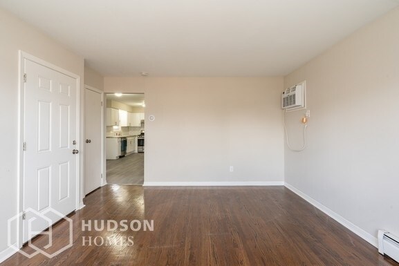 Building Photo - NOW AVAILABLE! - 221 SUSSEX ST Unit 2, Har...
