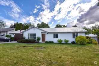 Building Photo - 2080 Bonnie Dr