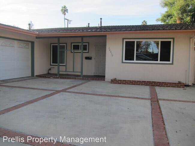 Foto del edificio - 3 br, 2 bath House - 24010 Kittridge Street