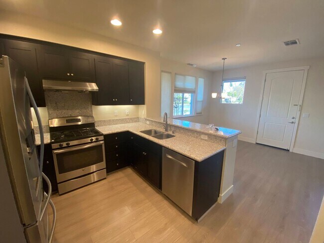 Foto del edificio - Available soon is the IDEAL TOWNHOUSE for ...