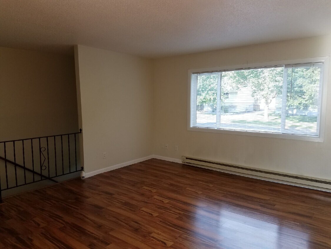 8051/2 4th Ave NE Unit 1/2, Buffalo, MN 55313 Condo for Rent in