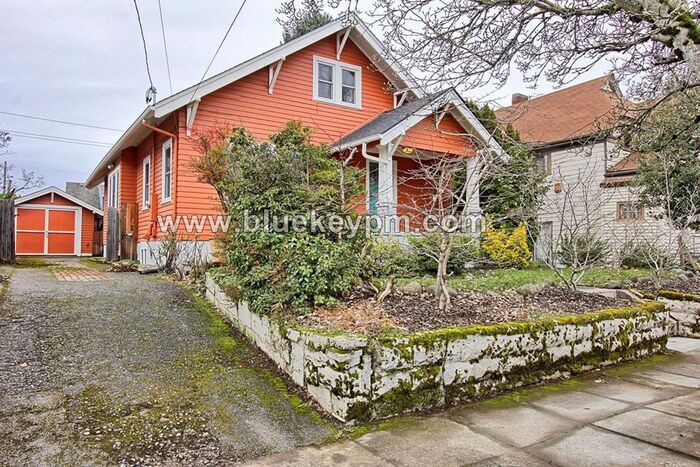 Primary Photo - 3 Bed, 2 Bath Home with Primary on Main, 2...