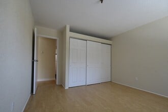 Building Photo - 5-35 Harlington