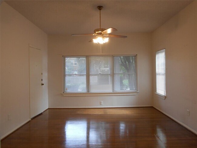 Foto del edificio - 1226 W Gray St