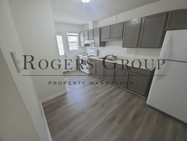 Foto del edificio - #450 - 607-609 Hicks Mill Rd Duplex