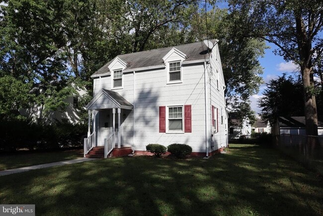 Building Photo - 1005 Cecil St