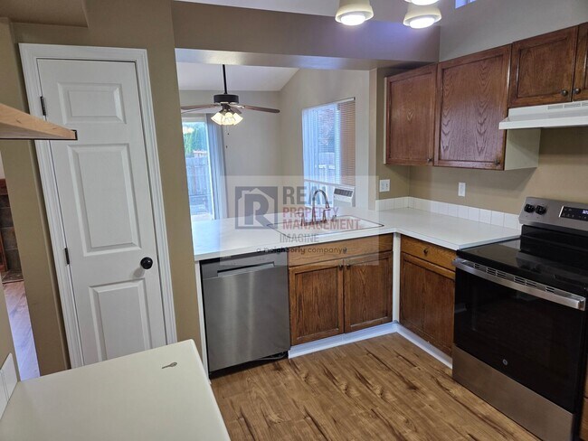 Foto del edificio - Check out this wonderful 3.0 bedroom, 2.0 ...