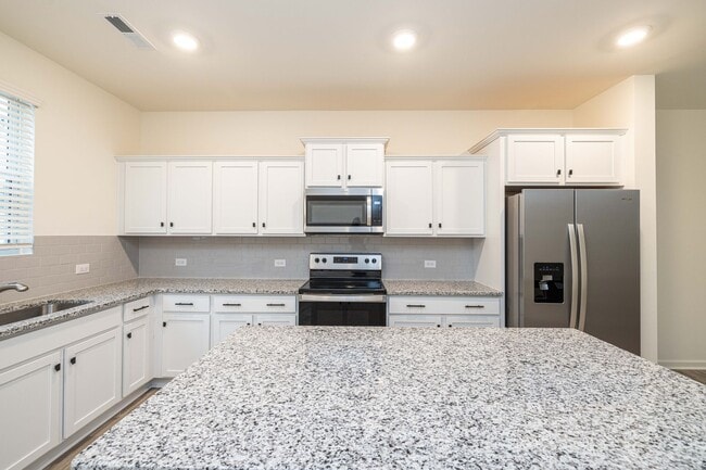 Building Photo - Kincaid Townhome community! 3br 2.5ba  Jak...