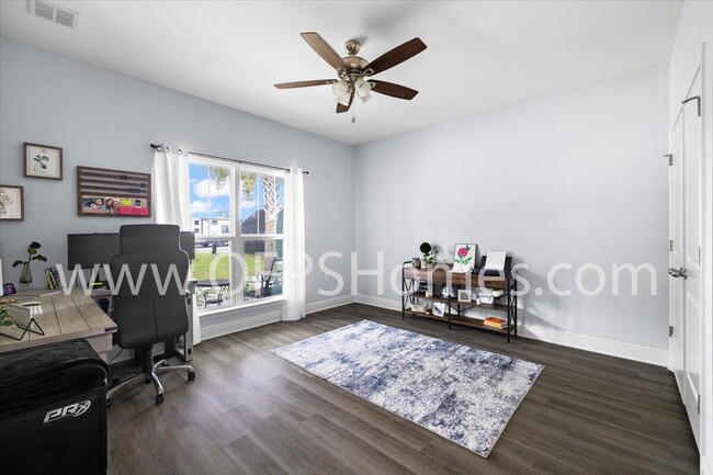 Foto del edificio - 803 Playground Rd