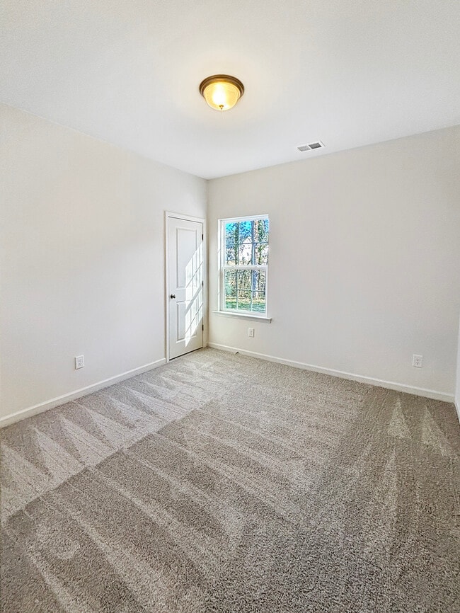 Foto del edificio - 10816 Mt Holly Rd