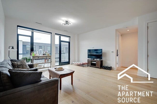 Building Photo - 1701 W Webster Ave