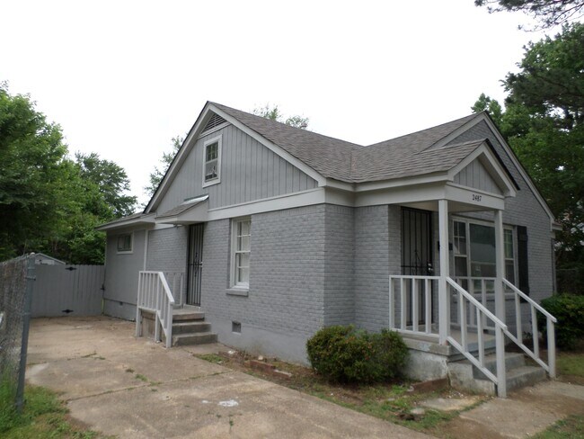 Building Photo - 2487 Burns Ave