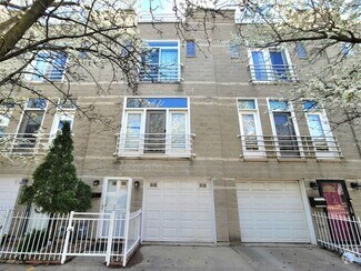 Building Photo - 2205 W Ohio St