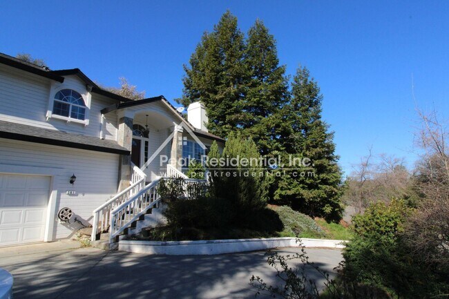 Building Photo - 3 br, 2 bath House - 201 Swenson Ct