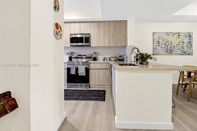 Foto del edificio - 742 NE 90th St