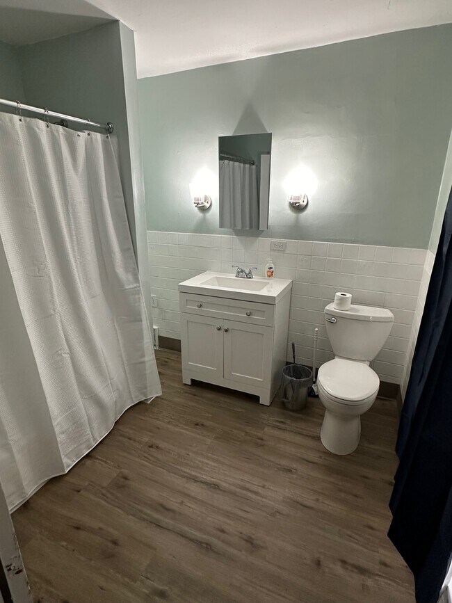 Baño - 5326 Chestnut Ave