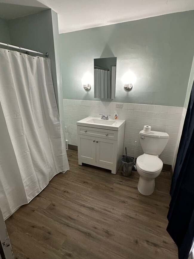 Bathroom - 5326 Chestnut Ave