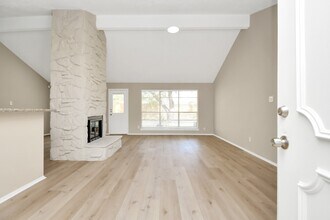 Building Photo - 10023 King Ranch Ln