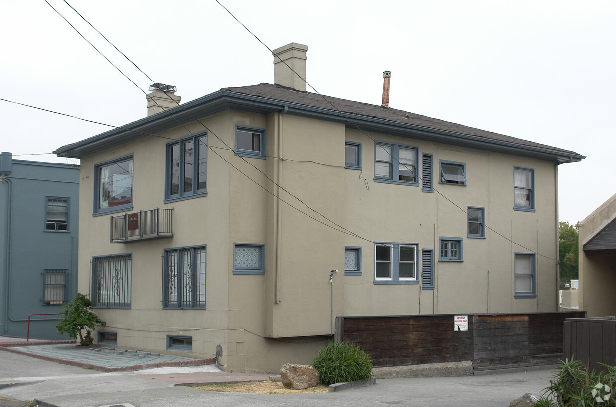 Building Photo - 736-738 Rand Ave