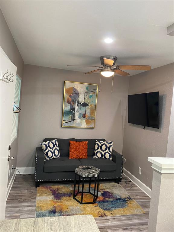 2914 Avenue K Ave Unit 3, Galveston, TX 77550 Room for Rent in