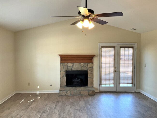Building Photo - 3100 Woodcrest Way
