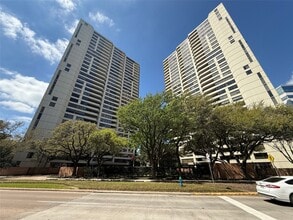 Building Photo - 15 Greenway Plz