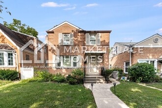 Building Photo - 2604 Elm St