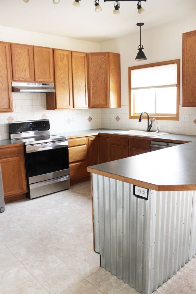Building Photo - 2357 Forsythia Ct