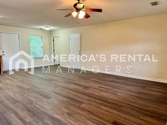 Foto del edificio - 3 Bedroom, 2 Bathroom Home For Rent in Tuscaloosa, AL! Available NOW!