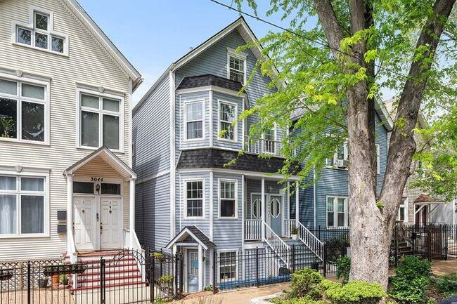 Foto del edificio - 3046 N Leavitt St