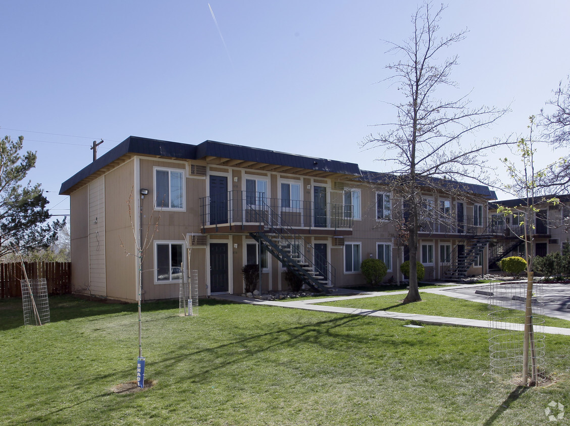 Primary Photo - Lansdowne House Apartments