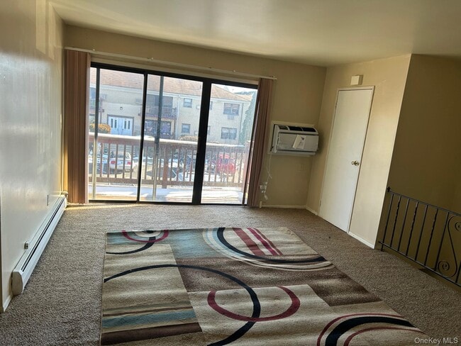 Building Photo - 68 Sneden Pl W